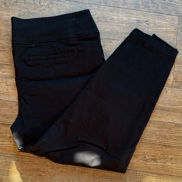 Maurices Black Capri Pants - Picture 1 of 4